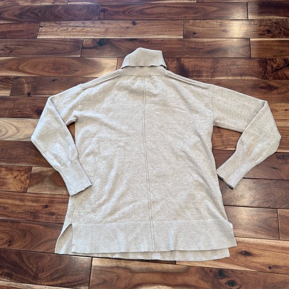 Evereve oatmeal turtleneck sweater size xsmall - Picture 4 of 4